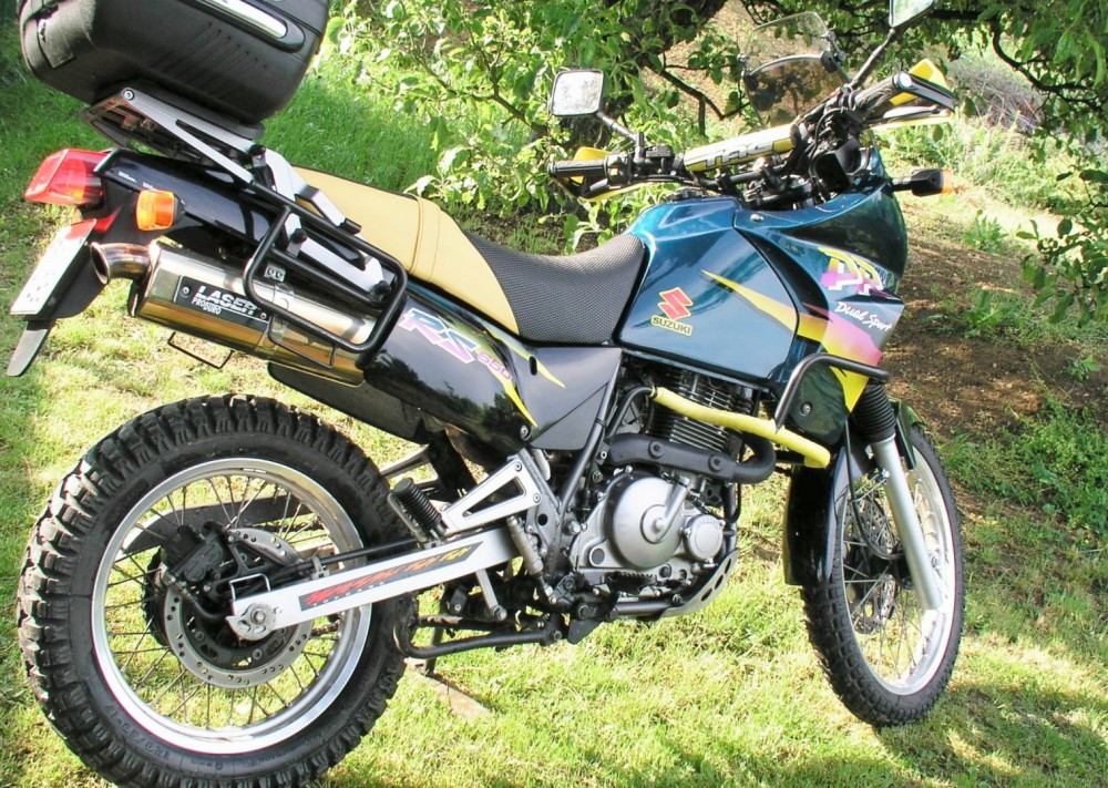 Suzuki DR 650 Katalog motocyklů a motokatalog na