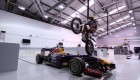 Dougie Lampkin řádí na motorce v ředitelství Red Bullu