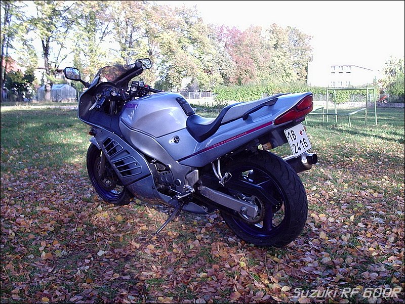 SUZUKI RF 600R r.v. 1993 Motorkáři.cz