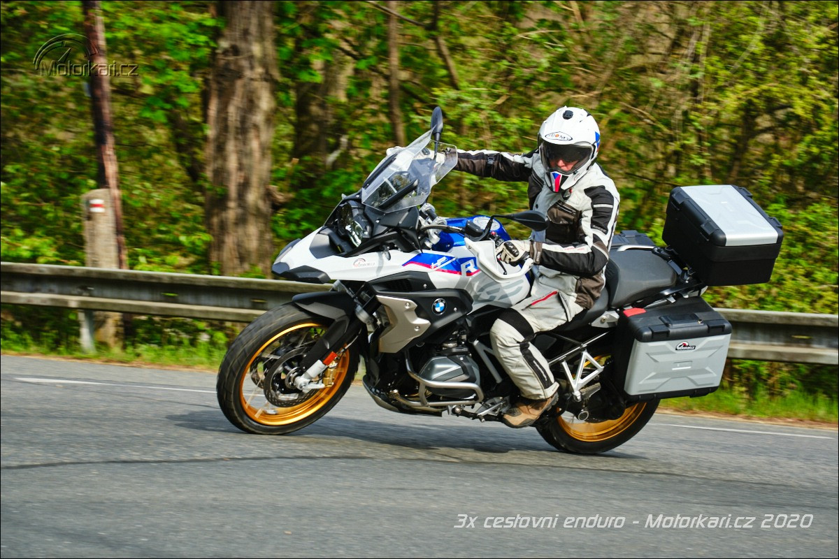 Potomci legend BMW R 1250 GS vs. Honda CRF1100L Africa